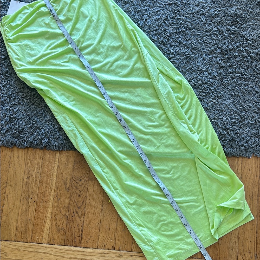 SUPERDOWN NWT Karolyna Maxi Skirt in Citron
Lime Size Medium - Picture 9 of 12